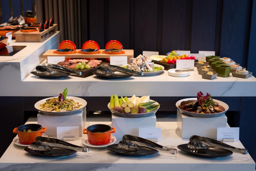 Park Lees Hotel Kaohsiung Exterior foto A salad bar