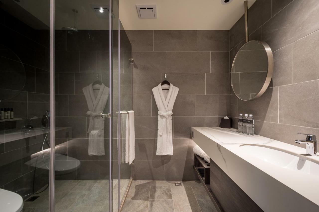 Park Lees Hotel Kaohsiung Exterior foto Bathroom